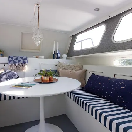 Cedo Nulli Dutch Holiday Boats