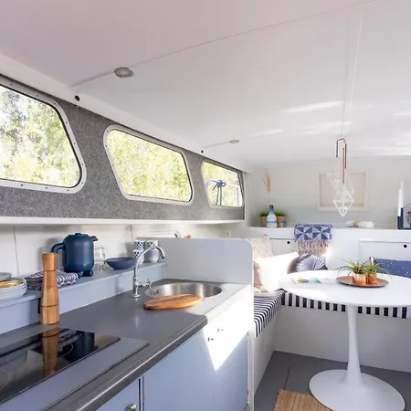 Cedo Nulli Dutch Holiday Boats