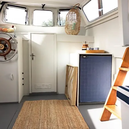 Cedo Nulli Dutch Holiday Boats Amsterdam